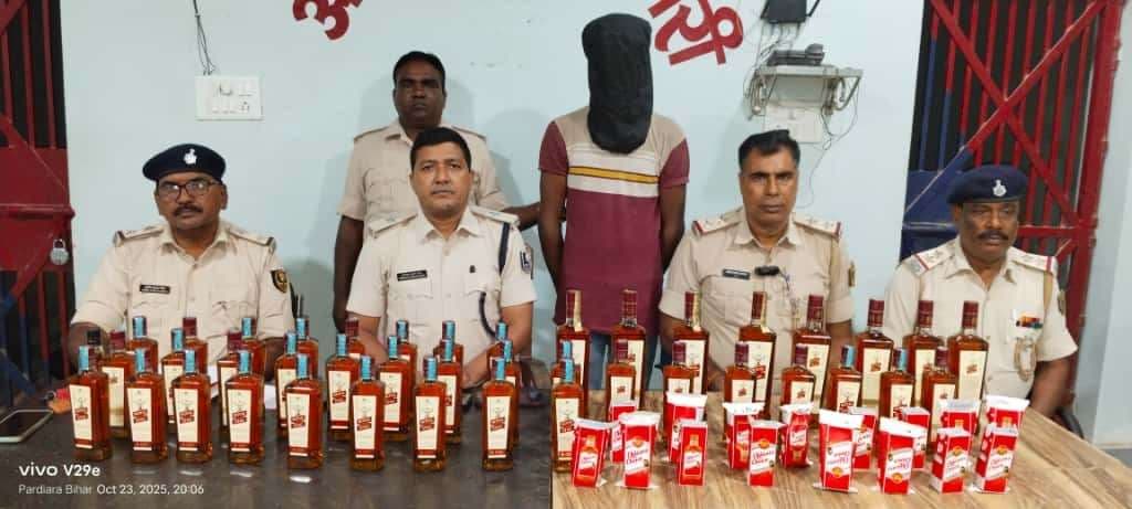 21.630 लीटर शराब के साथ तस्कर गिरफ्तार