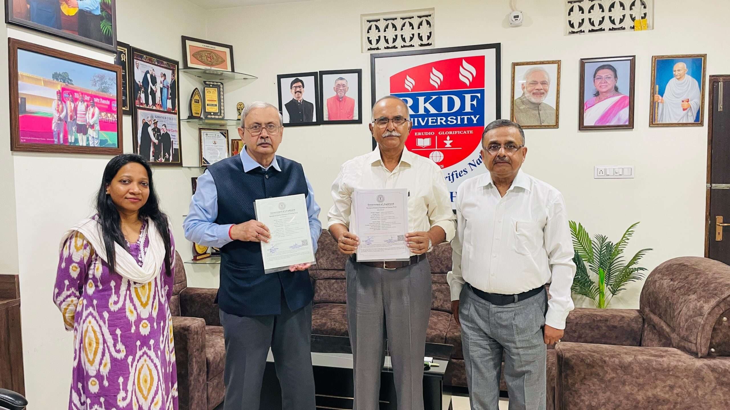 Deoghar news : देवघर में उच्च शिक्षा का नया अध्याय : देवसंघ इंस्टीट्यूट और आरकेडीएफ विश्वविद्यालय रांची के बीच एमओयू