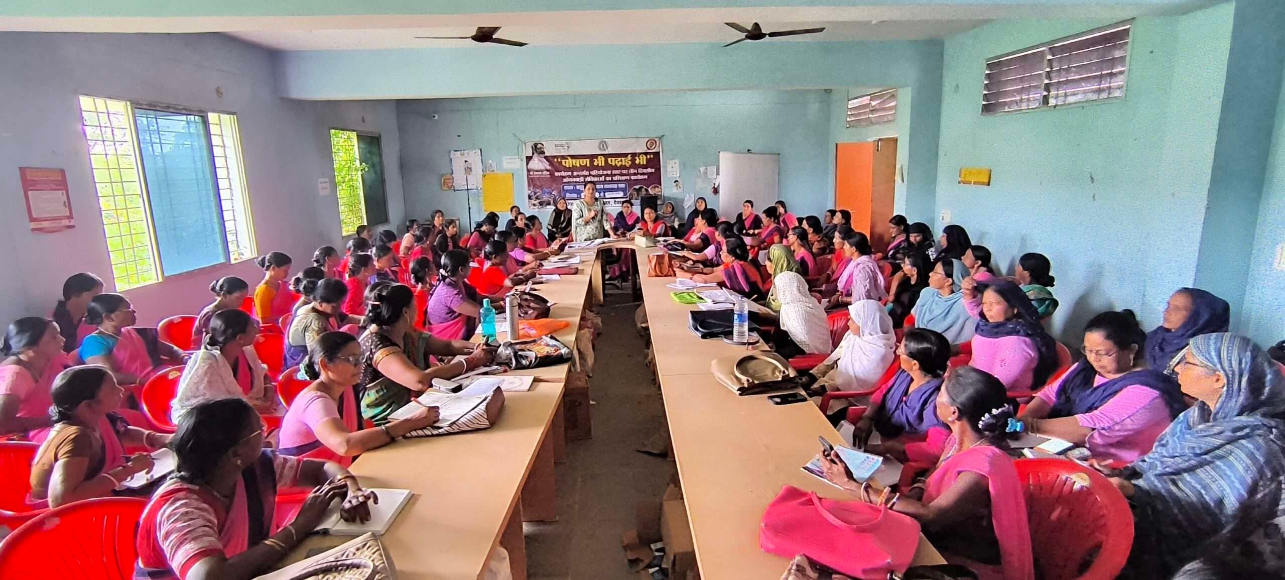 आंगनबाड़ी केंद्र में बच्चों की उपस्थिति सुनिश्चित करने पर जोर