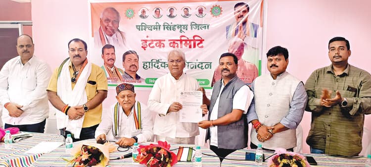 Chaibasa News : चंद्रशेखर बने इंटक जिलाध्यक्ष