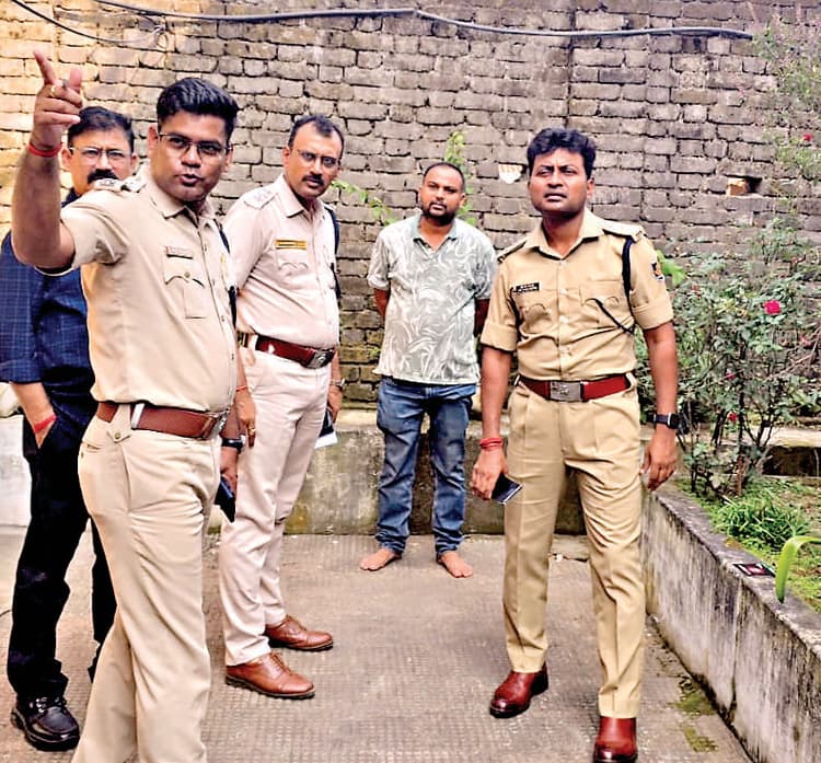 Jharsuguda News: मामा-भांजा को बंधक बना 2.60 लाख के गहने, 22 हजार नकद व लाइसेंसी सिंगल बैरल बंदूक लूट ले गये अपराधी