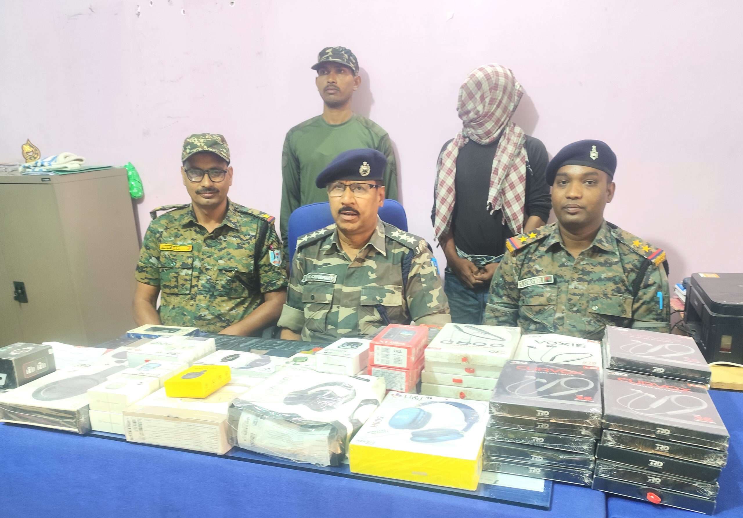 मोबाइल दुकान में चोरी का किया खुलासा, आरोपी को जेल