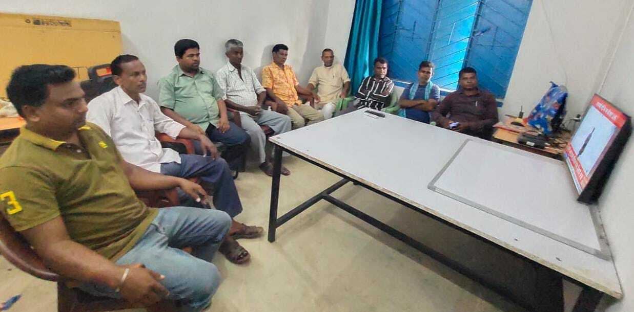 ग्रामीणों संग भाजपा कार्यकर्ताओं ने सुनी मन की बात