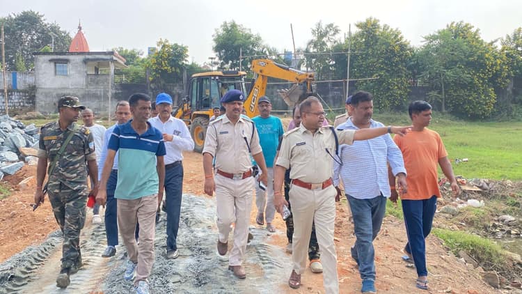 Giridih News :सभी घाटों पर होगी सुरक्षा व्यवस्था, बच्चों के जेब रखे नाम-पता की पर्ची : एसपी