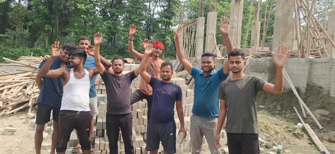 पंचायत सरकार भवन निर्माण में अनियमितता को लेकर जताया विरोध