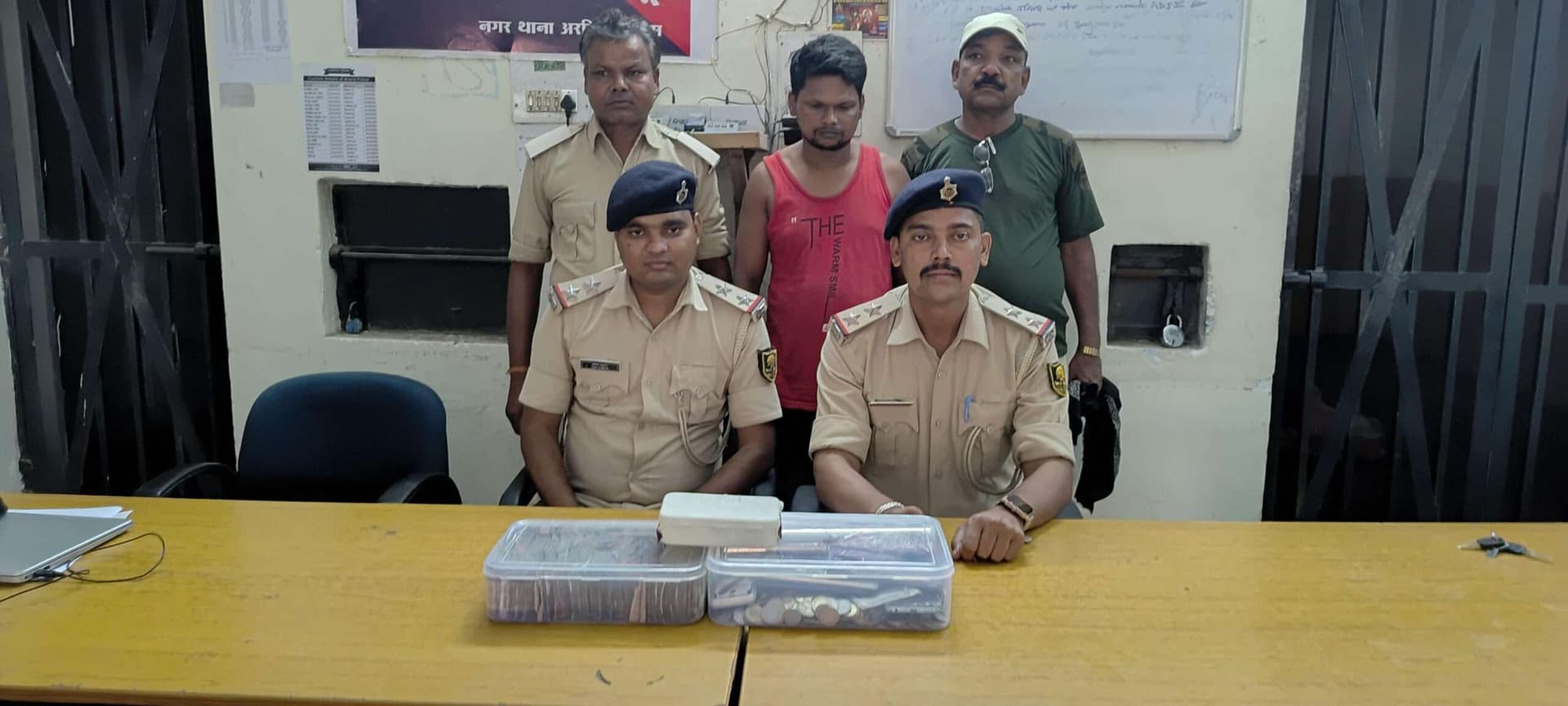 40 ग्राम स्मैक व ढाई लाख रुपये के साथ एक गिरफ्तार