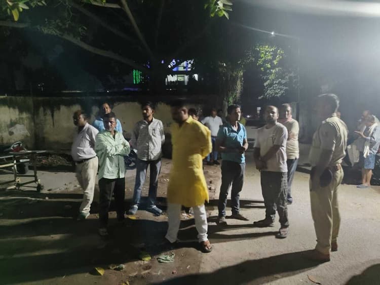 Hajipur News : कैंसर पीड़ित ने बीमारी से हार कर फांसी लगाकर की आत्महत्या