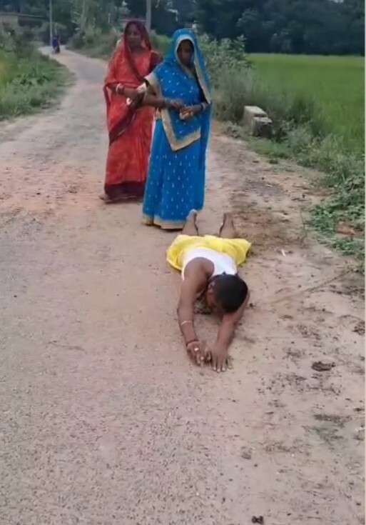 Madhubani News : भगवान भास्कर की प्रतिमा स्थापित कर मनाया छठ पूजा