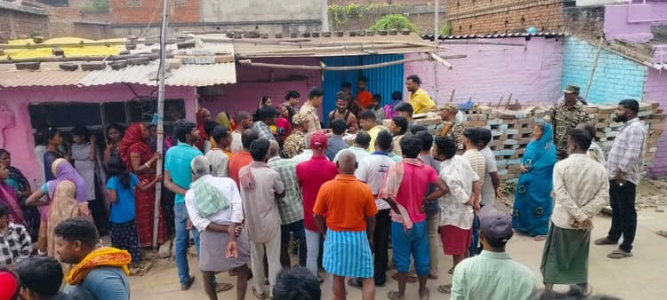 चाकू गोदकर वृद्ध की निर्मम हत्या