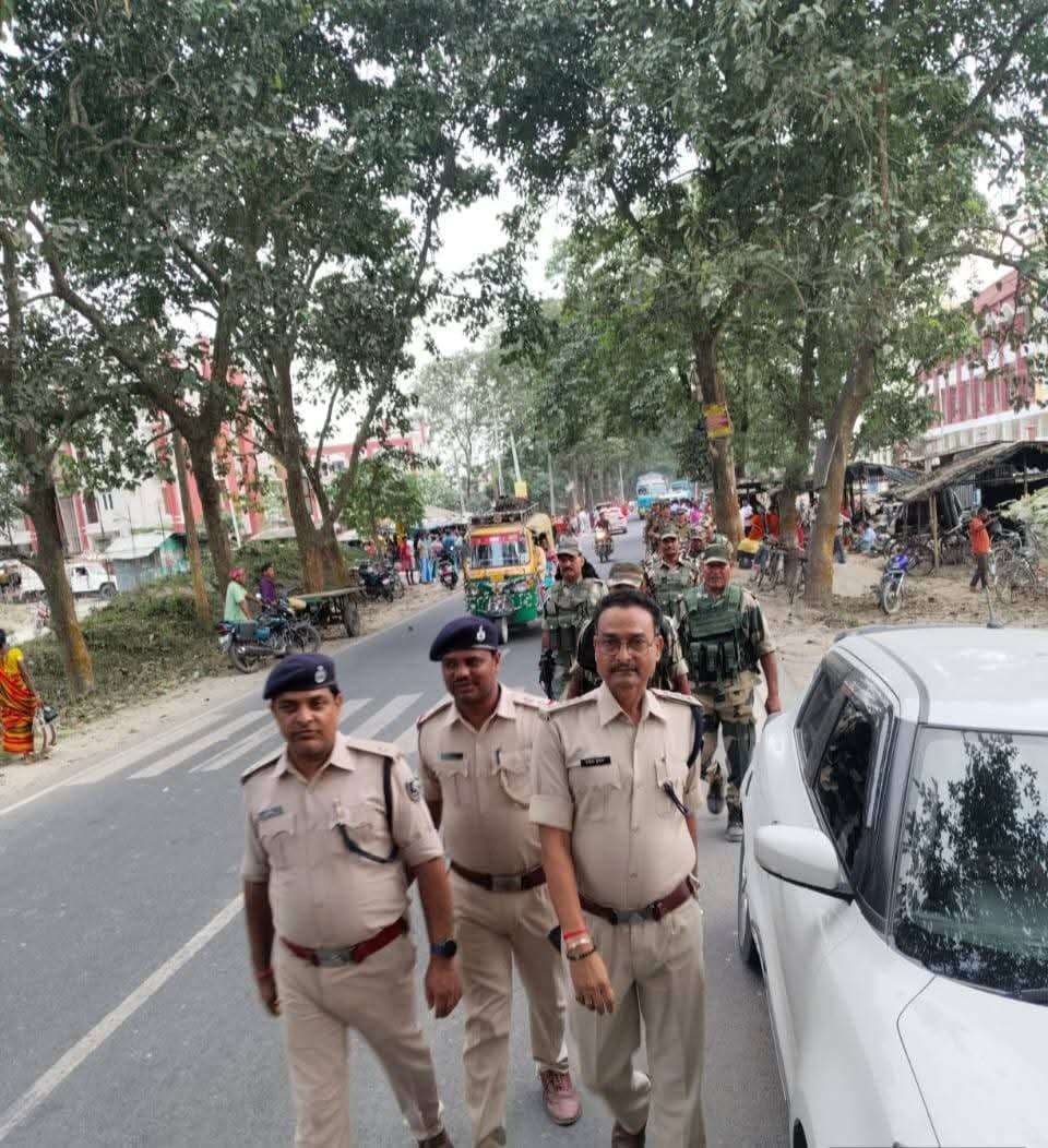 कोचाधामन थाना क्षेत्र में किया गया फ्लैग मार्च