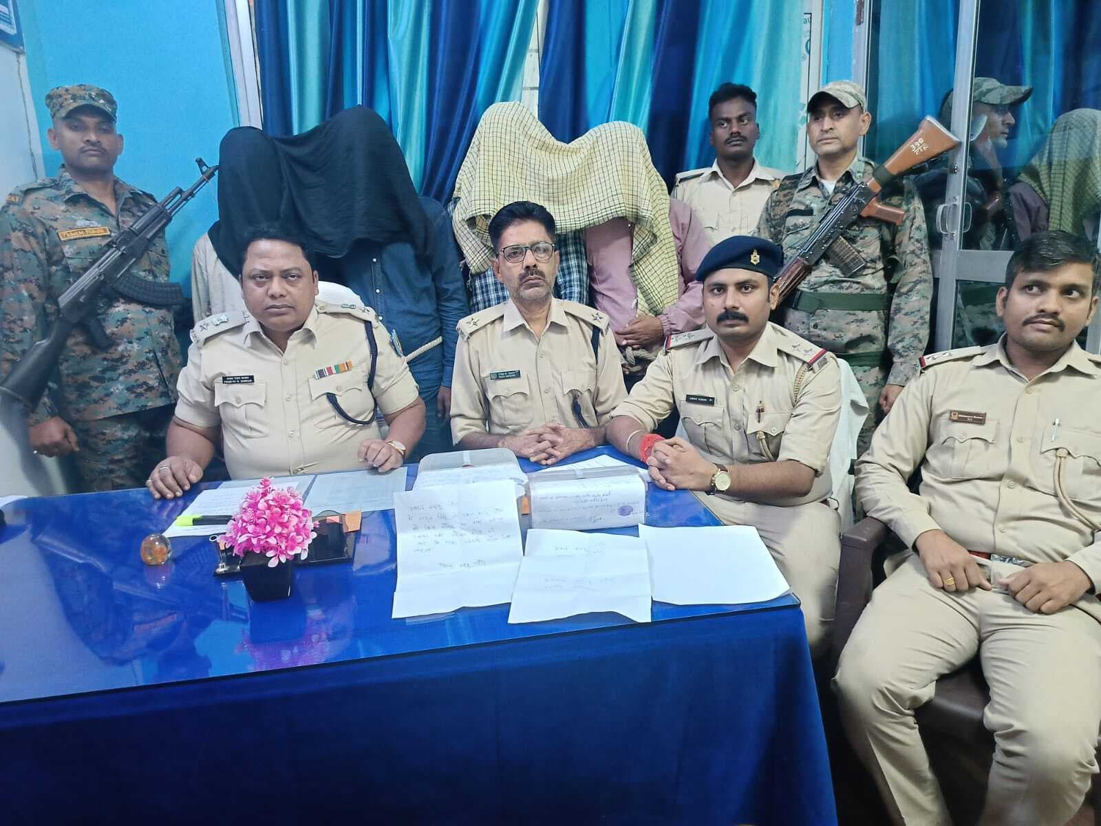 हाइवा-डंपरों पर फायरिंग मामले में राहुल सिंह गिरोह के चार गुर्गे गिरफ्तार, हथियार बरामद