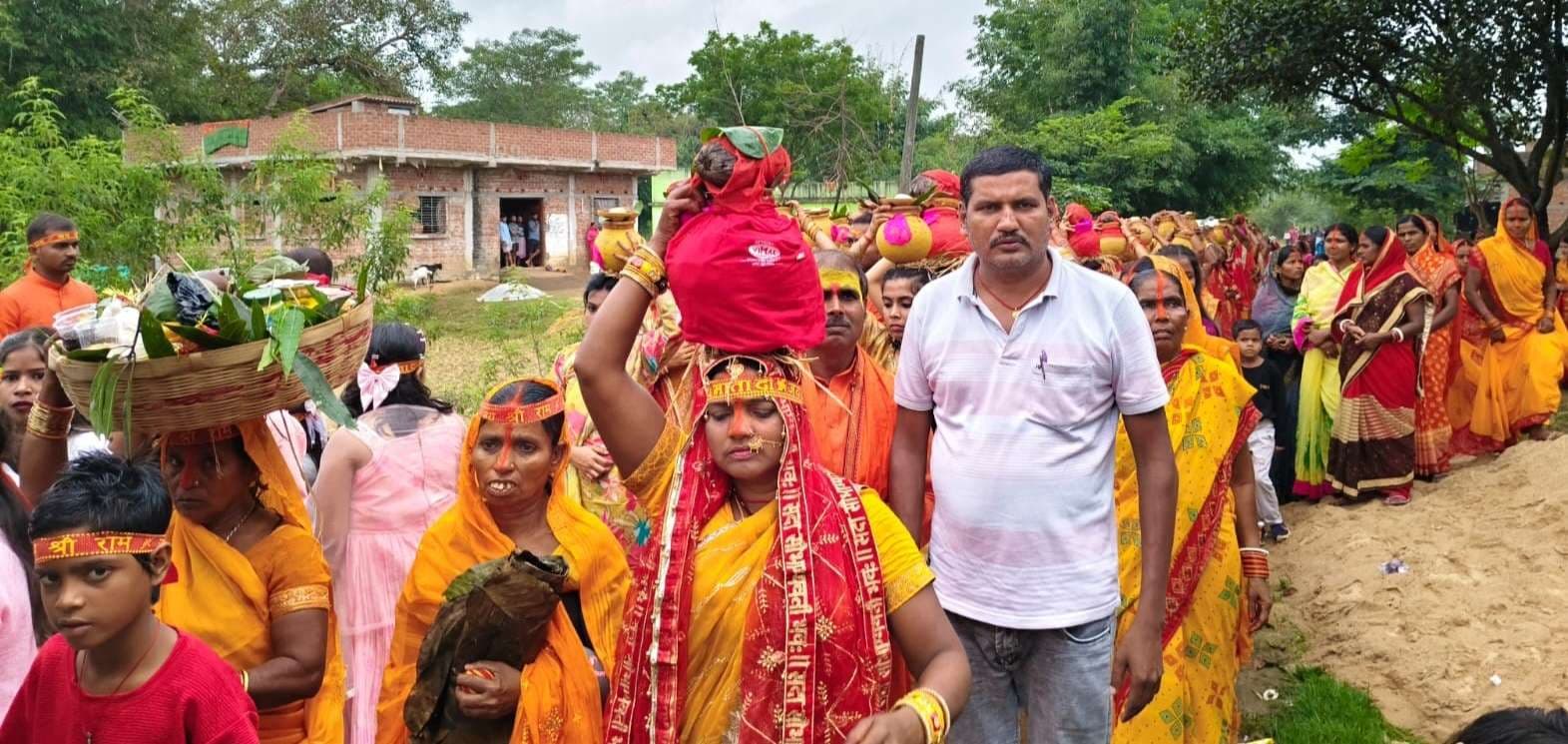 Giridih News: महायज्ञ को लेकर जलयात्रा का आयोजन