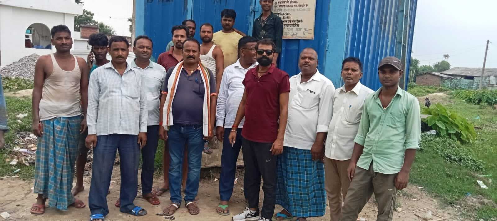 लंबित मानदेय के लिए आक्रोशित हैं रौता खेम पंचायत के नल जल ऑपरेटर