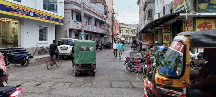मौसम के बदलते मिजाज से ठंड ने दी दस्तक, रिमझिम बारिश व तेज हवा से गिरा तापमान