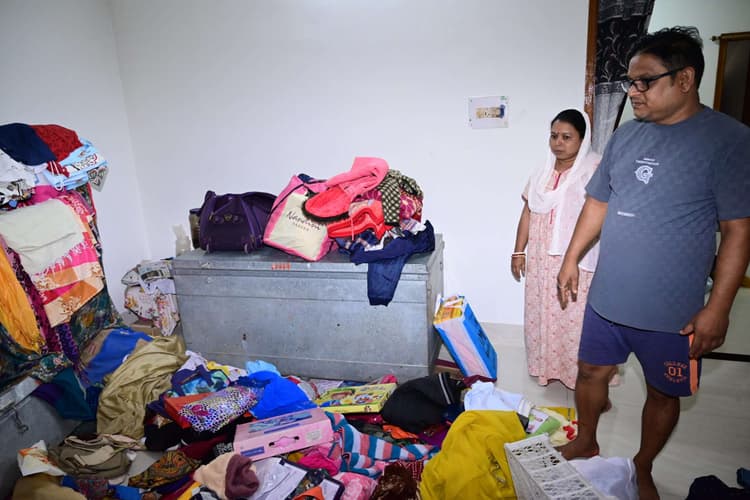 Deoghar News : सपरिवार छठ मनाने गये थे ससुराल, घर का ताला तोड़कर नकदी व जेवरात की चोरी