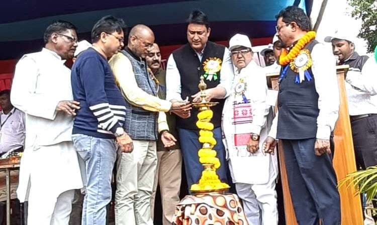 होली चाइल्ड पब्लिक स्कूल नारो टाईब्रेकर में 3-0 गोल से विजयी