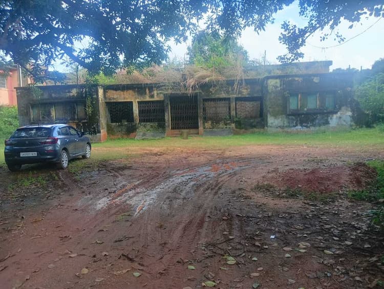 East Singhbhum News : फंड में 48 लाख रुपये, फिर भी चाकुलिया लैंपस का भवन जर्जर