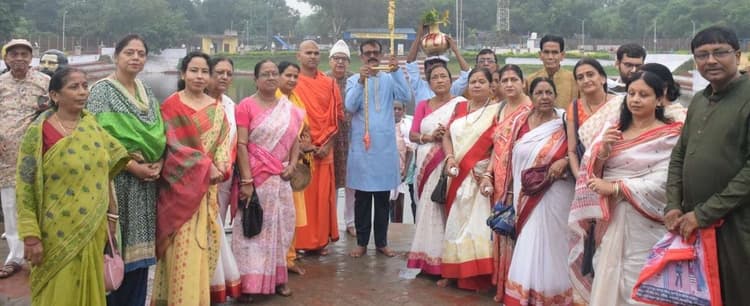 Bokaro News : मां जगद्धात्री पूजा को लेकर निकली कलश यात्रा