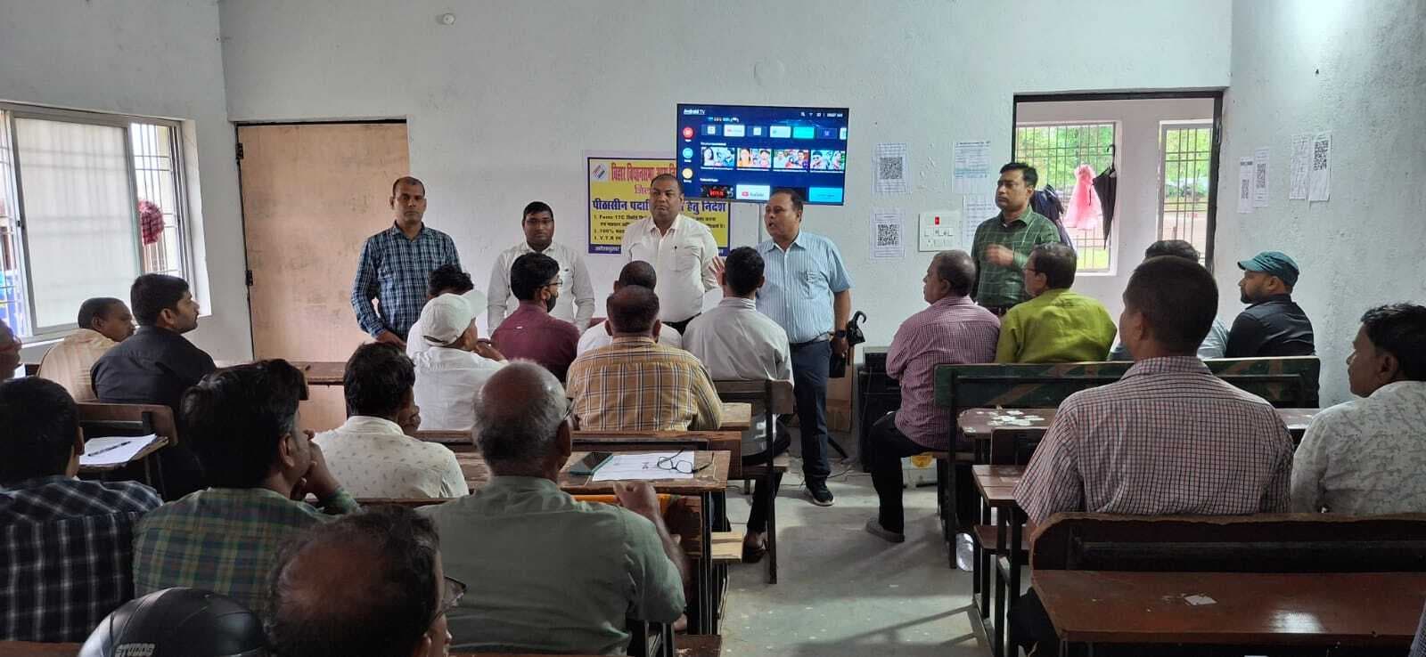 मतदान पदाधिकारियों को दिया गया प्रशिक्षण
