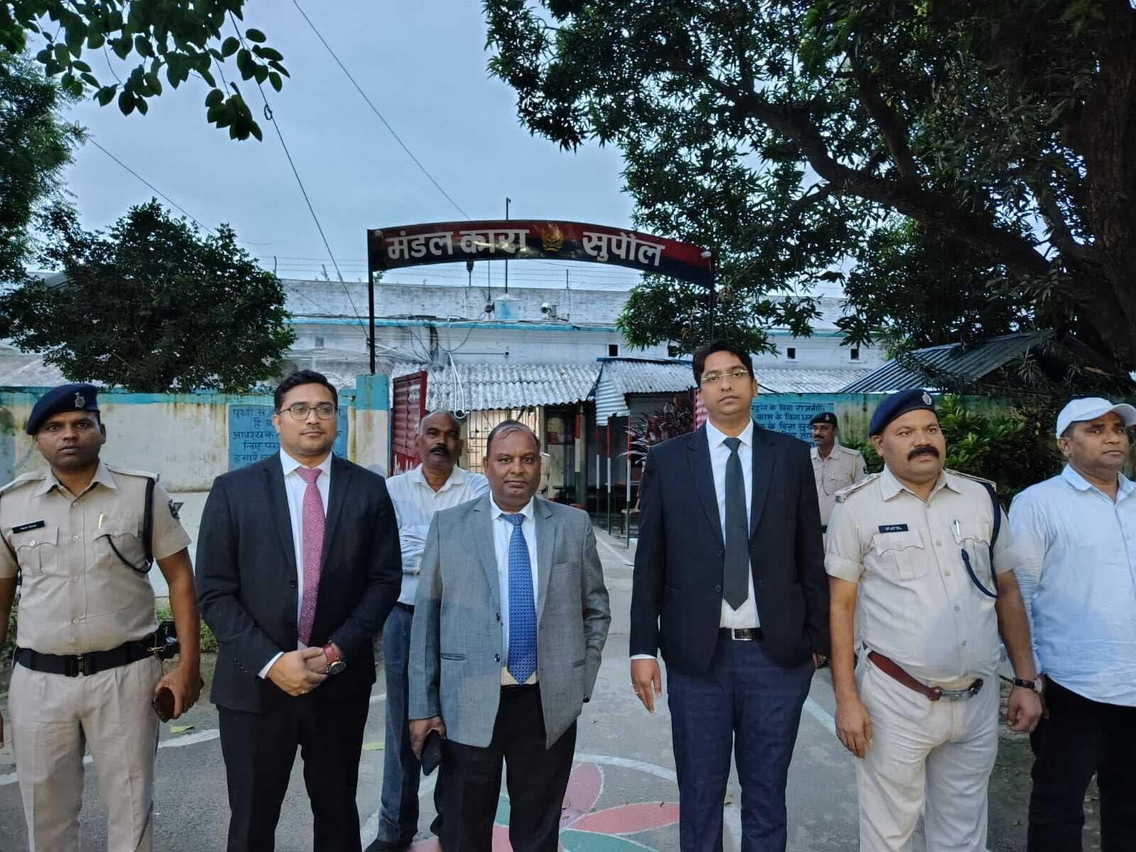 न्यायाधीशों ने मंडल कारा का किया निरीक्षण, कैदियों की समस्याओं के समाधान के लिए दिया निर्देश