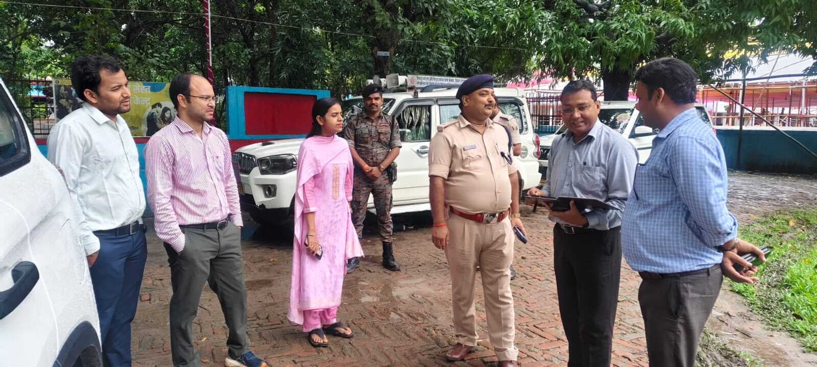 पदाधिकारियों ने किया निर्वाचन तैयारियों का निरीक्षण