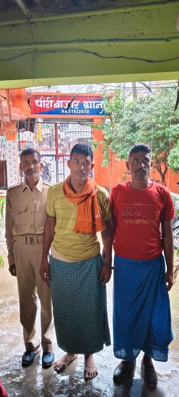 पांच लीटर महुआ शराब के साथ दो तस्कर गिरफ्तार