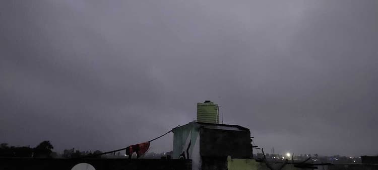 बेमौसम बारिश से किसानों की बढ़ी चिंता, कई फसलों को नुकसान होने की है संभावना