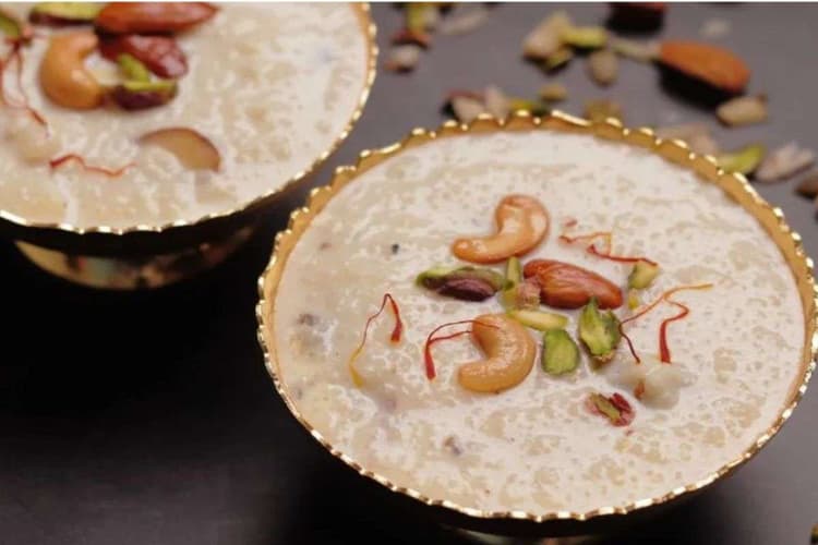 Diwali Special Kheer Recipe: इस दिवाली पूरी-सब्जी के साथ ट्राई करें स्पेशल खीर, खाने के बाद घुल जाएगा प्यार का मिठास