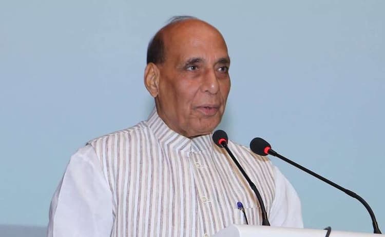 Defense: देश में खिलौने से लेकर टैंक का हो रहा है निर्माण