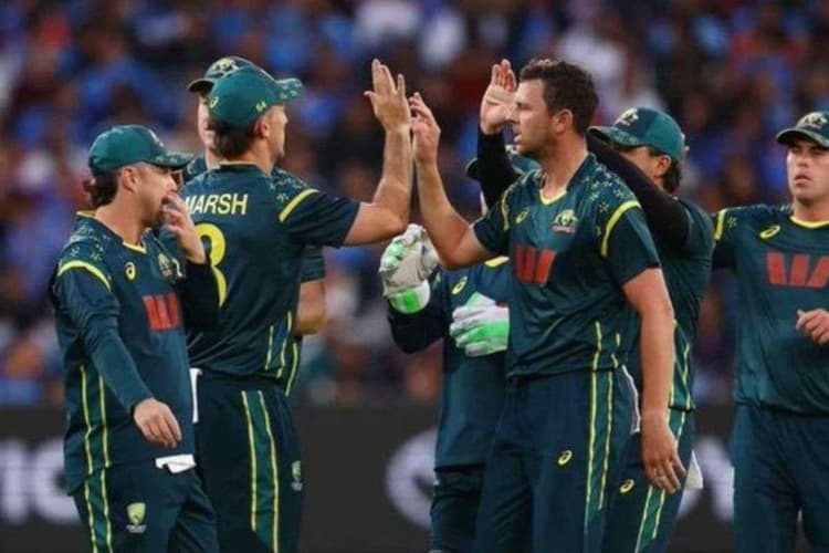 IND vs AUS: ऑस्ट्रेलिया को लगा झटका, ये धाकड़ बल्लेबाज आखिरी दो टी20 मैच के लिए टीम से बाहर, सामने आई बड़ी वजह