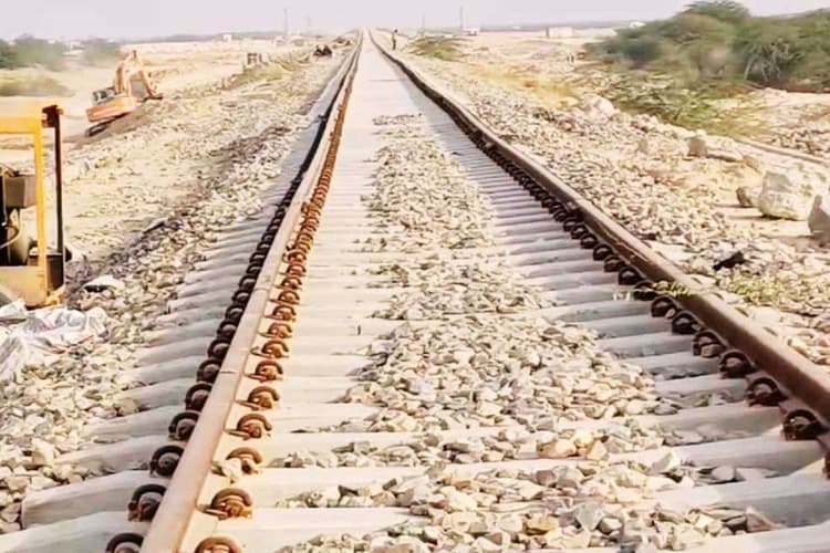 Bihar New Rail Corridor: बिहार में बनेंगे तीन नये रेल कॉरिडोर, इन जिलों के रेलवे स्टेशन हैं शामिल