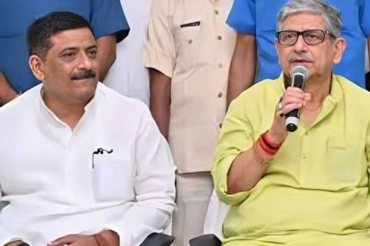 Bihar News: बिहार में नई सरकार को लेकर पेच फंसा! शपथ से पहले आधी रात संजय झा और ललन सिंह दिल्ली रवाना