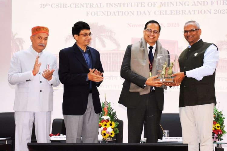 सिंफर के 79वें स्थापना दिवस में निदेशक ने गिनायी उपलब्धियां, वैज्ञानिक उत्कृष्टता और राष्ट्रीय योगदान का संकल्प दोहराया