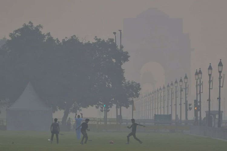 Delhi Pollution: 'बच्चे खांस रहे हैं, स्कूल नहीं जा पा रहे'; दिल्ली की हवा हुई जहरीली तो माताओं ने कर दी ऐसी डिमांड