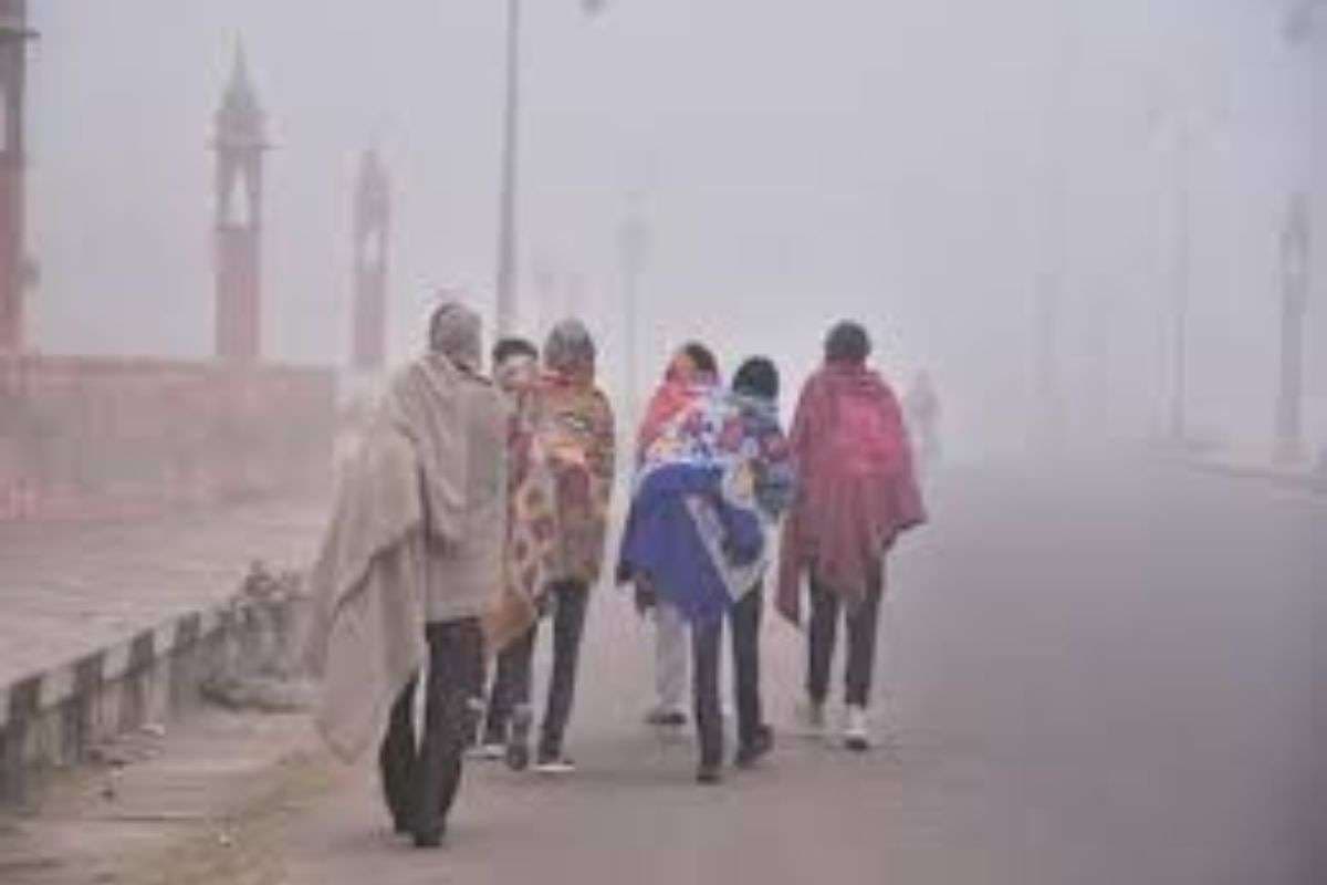 Bihar Weather Update: बिहार में पारा गिरने से बढ़ी ठंड, जानिए आगे कैसा रहेगा मौसम