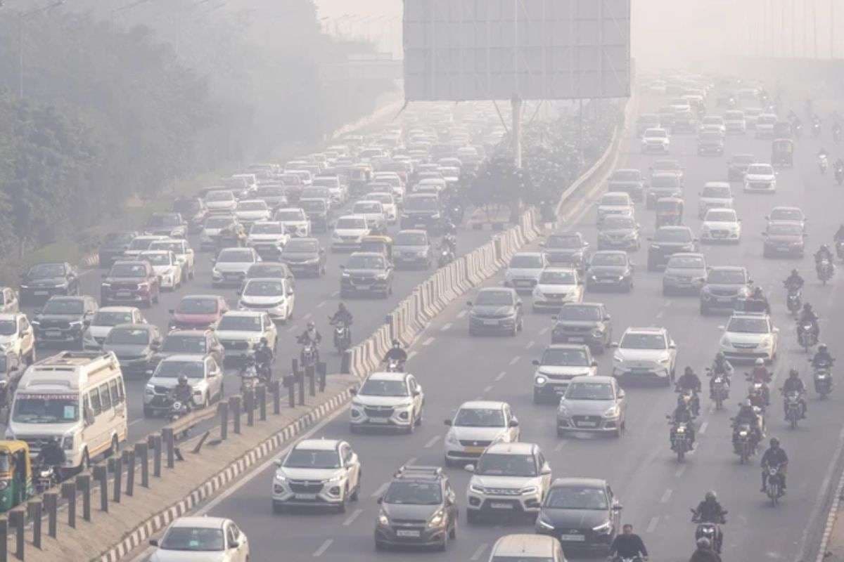 Delhi की हवाओं में जहर! इन इलाकों में बढ़ी चिंता