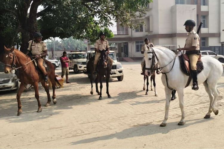चुनाव को लेकर अलर्ट पर प्रशासन, बिहार के इस जिले में विशेष सशस्त्र घुड़सवार दस्ता रखेगी कड़ी नजर