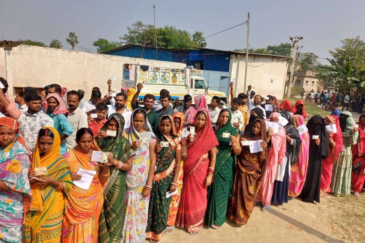 Bihar election 2025: बिजली कटौती के आरोप का चुनाव आयोग ने दिया जवाब, कहा- आरजेडी का दावा झूठा