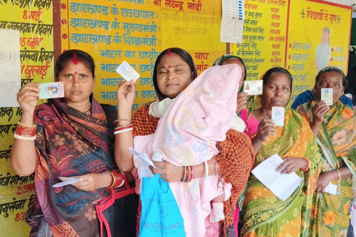 Ghatshila By Election 2025: घाटशिला में ताबड़तोड़ वोटिंग, 73.88 फीसदी लोगों ने किया मतदान