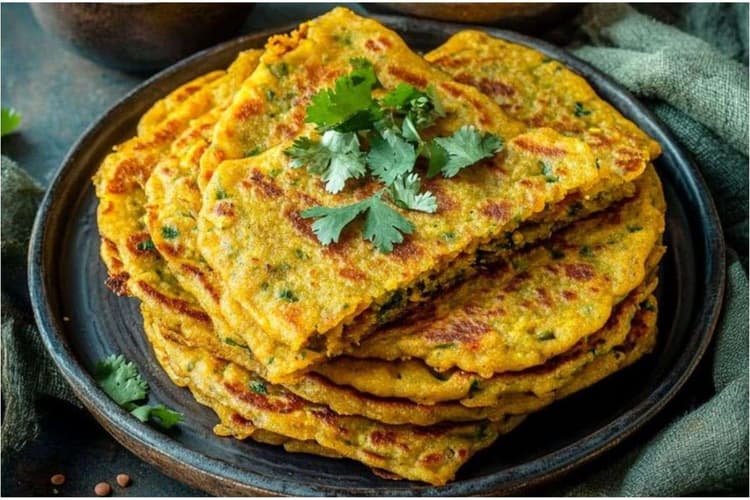 High Protein Moong Dal Cheela Recipe: हेल्दी ब्रेकफास्ट के लिए बनाएं प्रोटीन से भरपूर मूंग दाल चीला