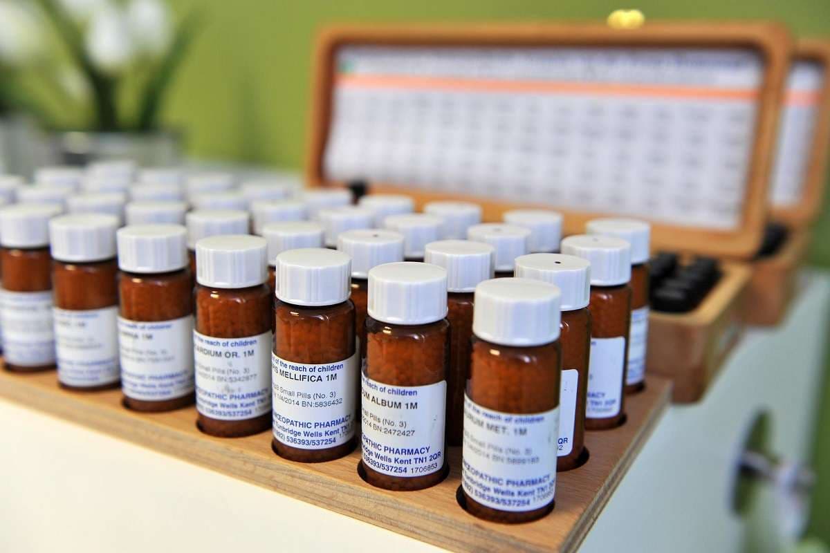 Homeopathic Medicine: होम्योपैथिक दवाओं का ग्लोबल हब बन रहा भारत, मेक इन इंडिया से बढ़ी रफ्तार