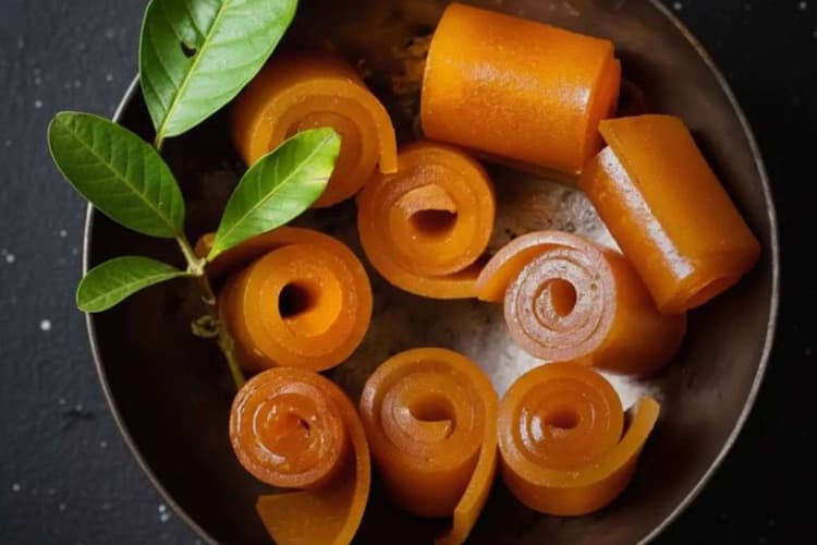 Amrood Papad Recipe: सर्दियों में बनाएं अमरूद का खट्टा-मीठा पापड़ - बच्चे खाएंगे मजे से