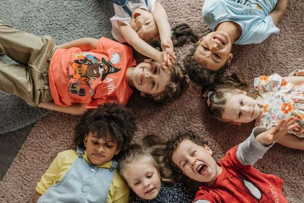 World Children’s Day 2025: 20 नवंबर को दुनियाभर में क्यों मनाया जाता है बाल दिवस, भारत के चिल्ड्रेन डे से कितना है अलग