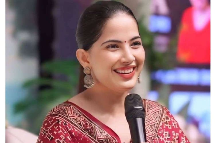 Jaya Kishori Quotes: जीवन में सही फैसला कैसे लें? कोई भी महत्वपूर्ण निर्णय लेने से पहले ध्यान में रखें ये 3 बातें