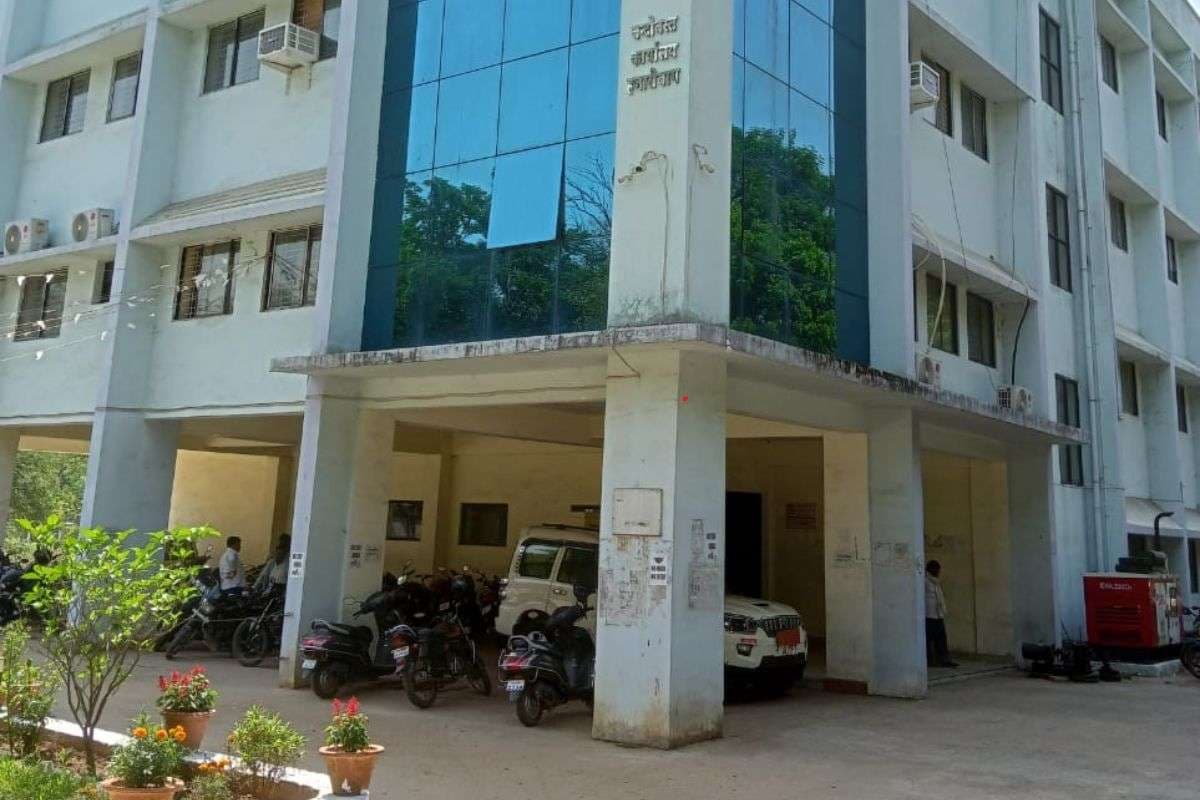 झारखंड में वेतन संकट होगा खत्म! सरकार ने जारी किए 10.35 करोड़, हजारीबाग को मिला बड़ा हिस्सा