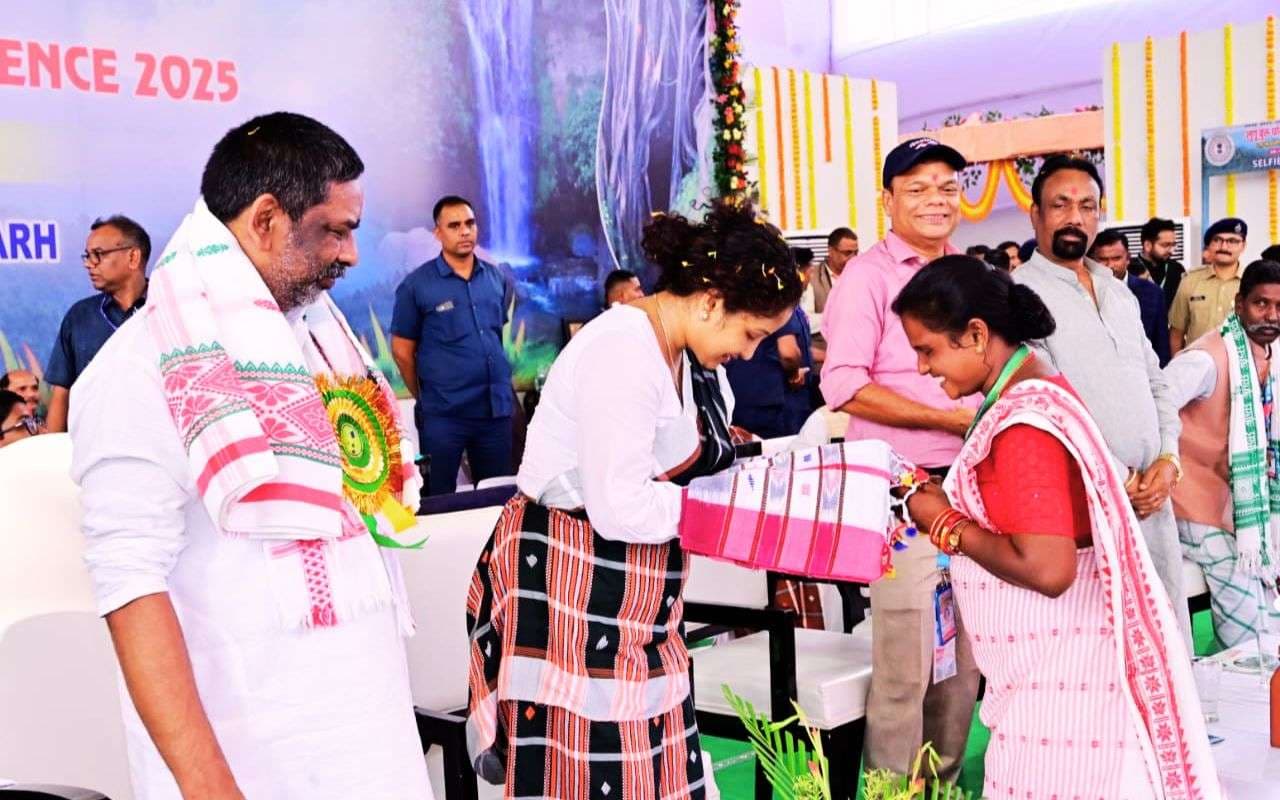 Lugu Buru Ghantabari Dhoromgarh bokaro jharkhand santhali international sammelan Hemant Soren