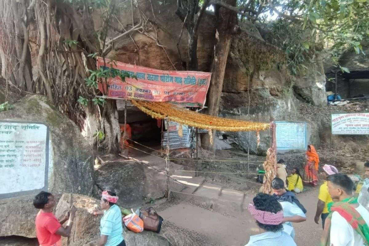 जहां लिखी गई थी संताल संस्कृति की नींव वह आज भी है आस्था का सबसे बड़ा केंद्र, जानें लुगुबुरु घांटाबाड़ी का इतिहास