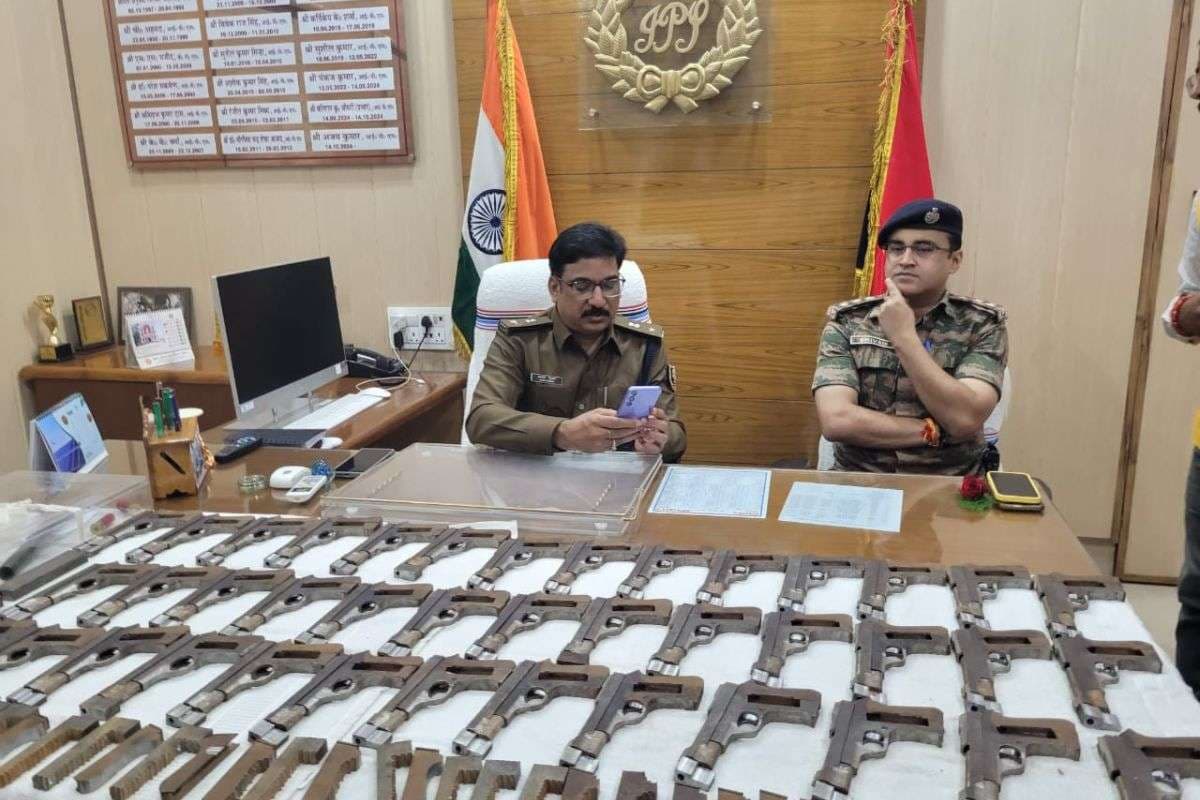 Mini gun factory busted in lakhisarai 6 arrested