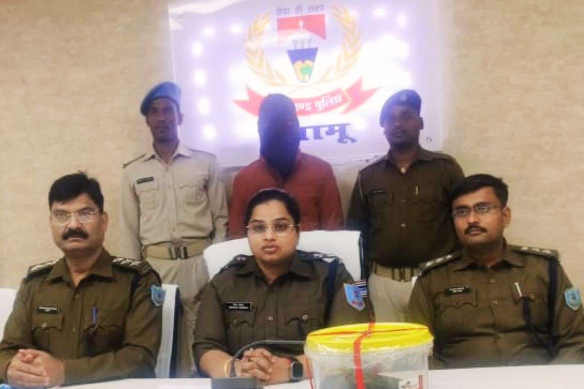 पलामू में एक्शन में पुलिस, 32 लाख की अफीम के साथ एक गिरफ्तार