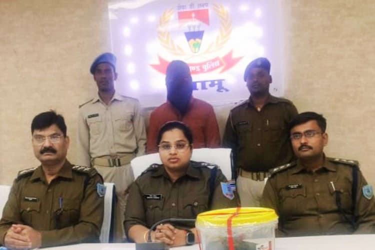 पलामू में एक्शन में पुलिस, 32 लाख की अफीम के साथ एक गिरफ्तार